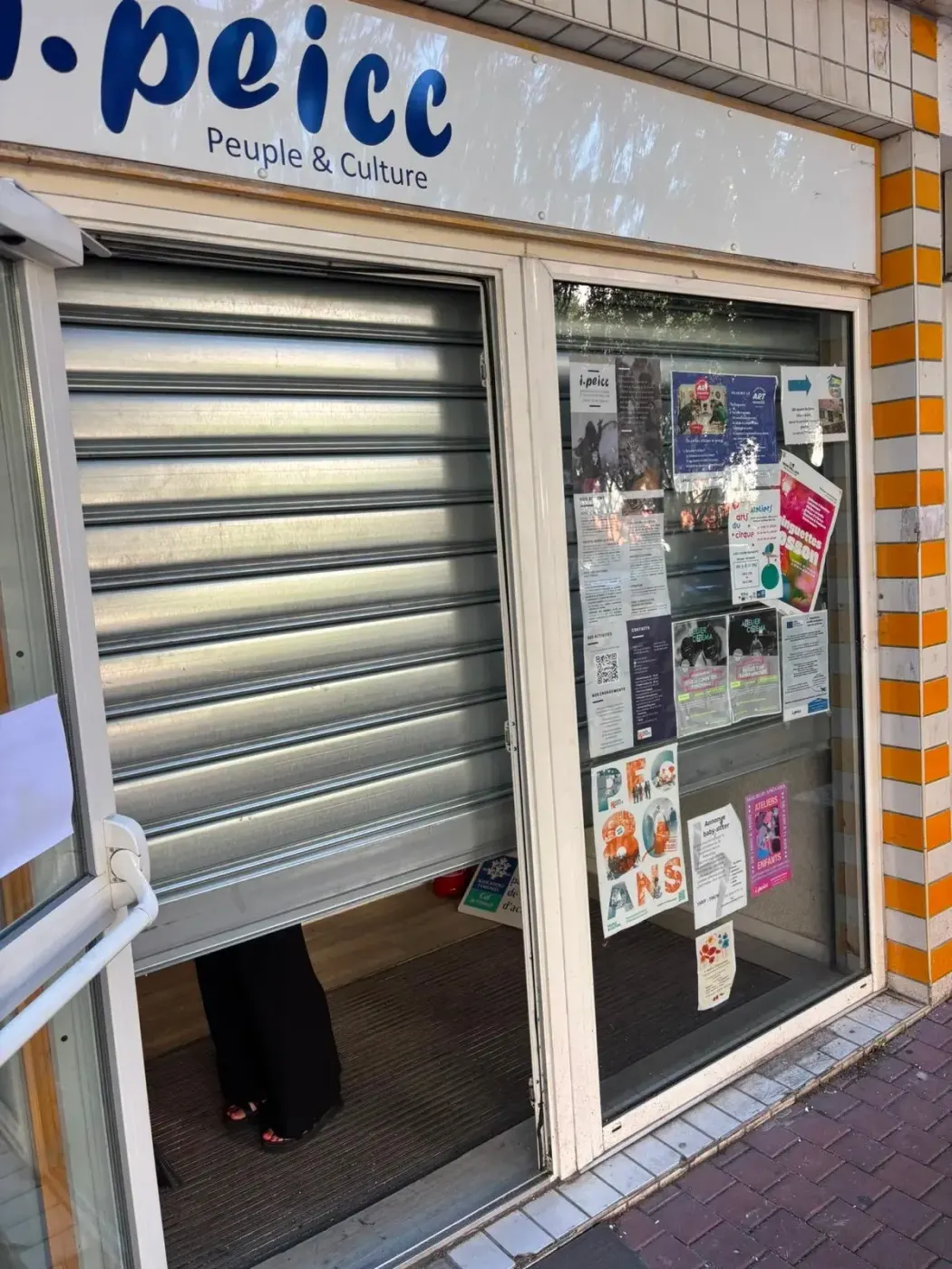 Déblocage de rideau métallique bloqué à Maisons-Alfort Déblocage de rideau métallique bloqué à Maisons-Alfort