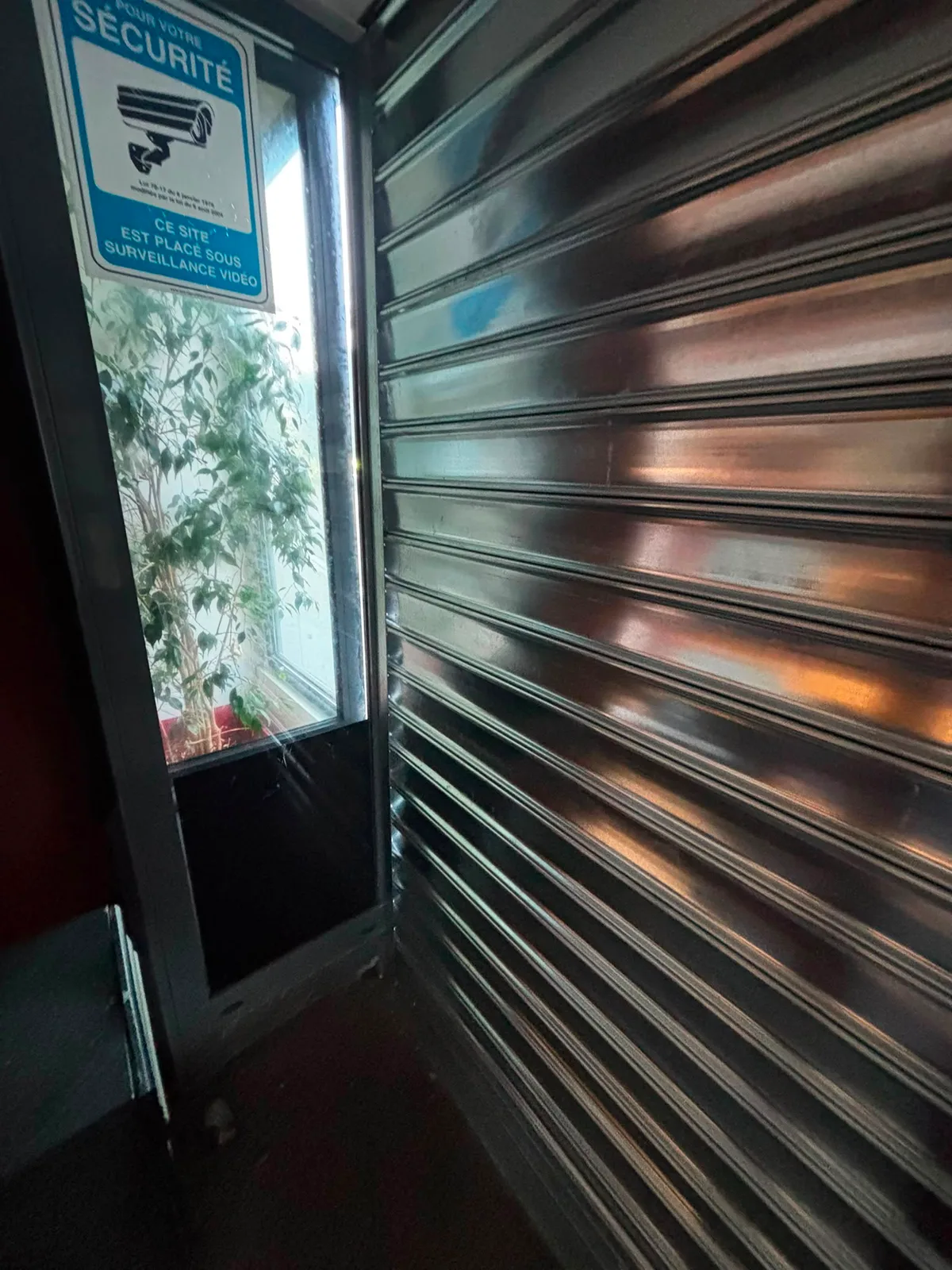 Installation et pose de rideau métallique à Maisons-Alfort