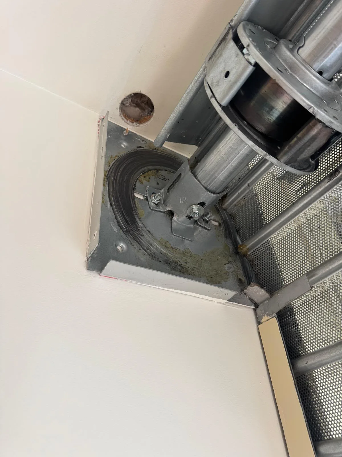 Motorisation de rideau métallique à Maisons-Alfort
