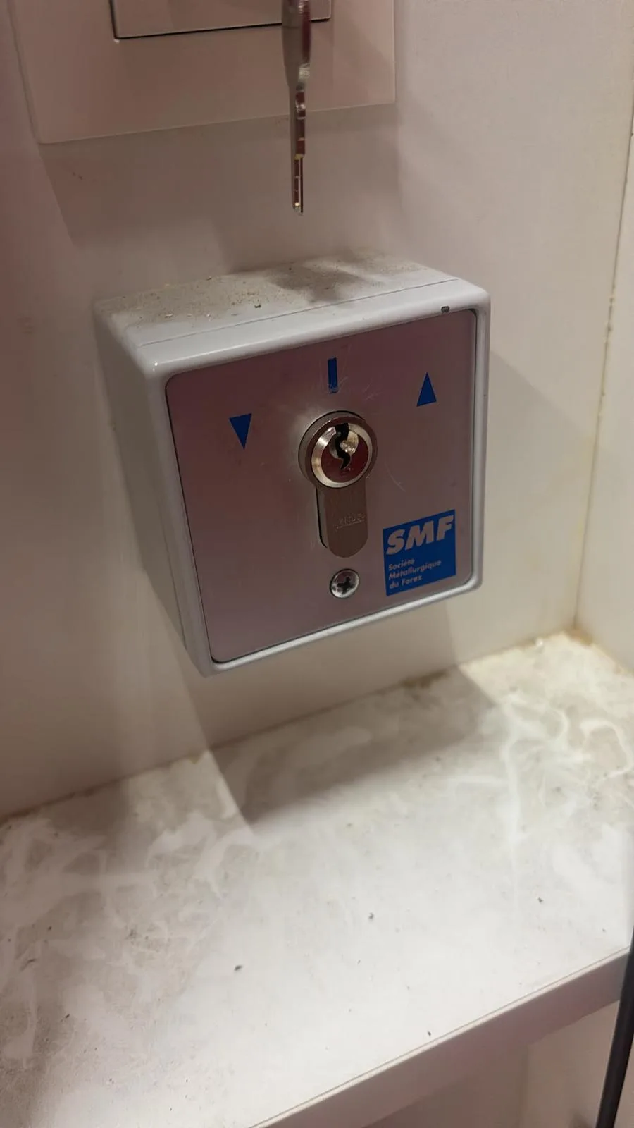 Motorisation de rideau métallique à Maisons-Alfort