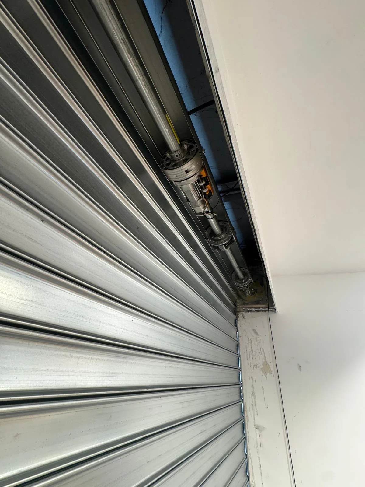 Motorisation de rideau métallique à Maisons-Alfort